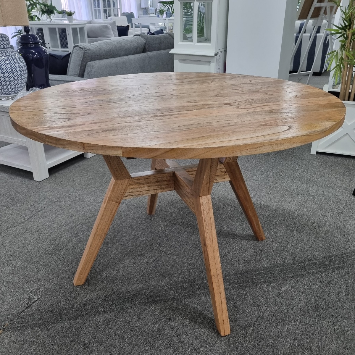 "Bali" Resort Style Round Solid Hardwood Timber Dining Table, 120cm Dia x 76cmH (RRP $999)
