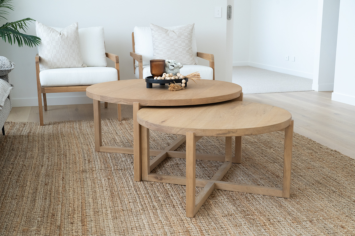 Clovelly Round Coffee Table American Oak, W 100cm x H 47cm - Image 6