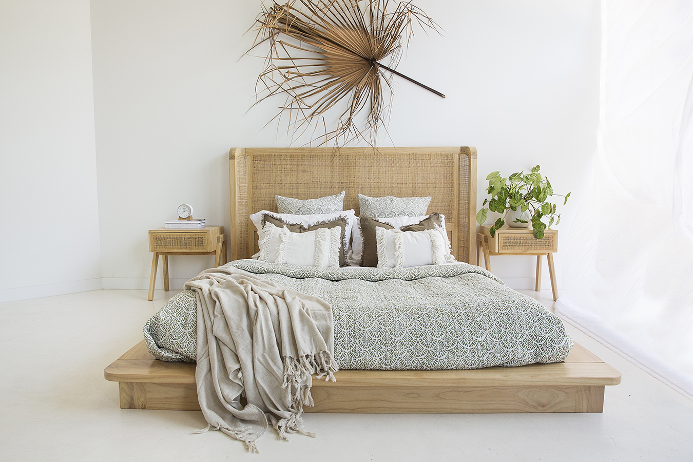 Castaway Bed King Size, Width 212cm x Depth 221cm x Height 110cm - Image 3