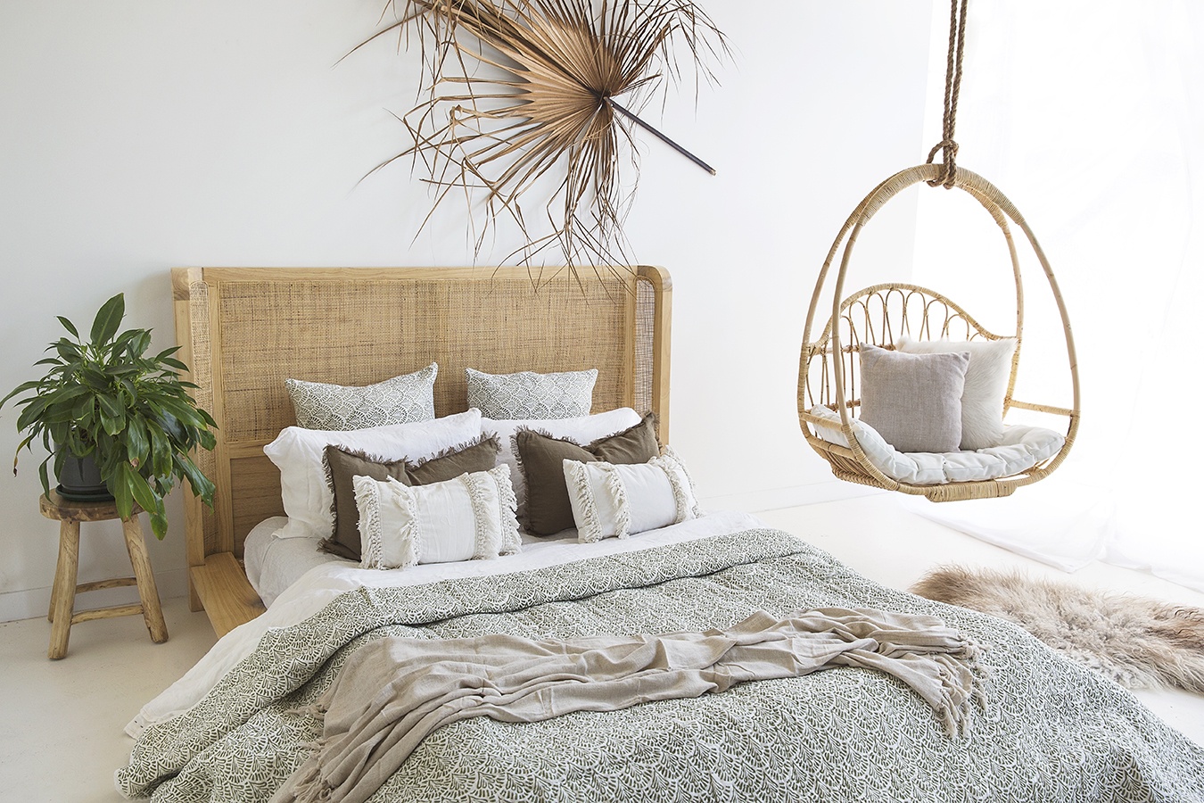Castaway Bed King Size, Width 212cm x Depth 221cm x Height 110cm - Image 11