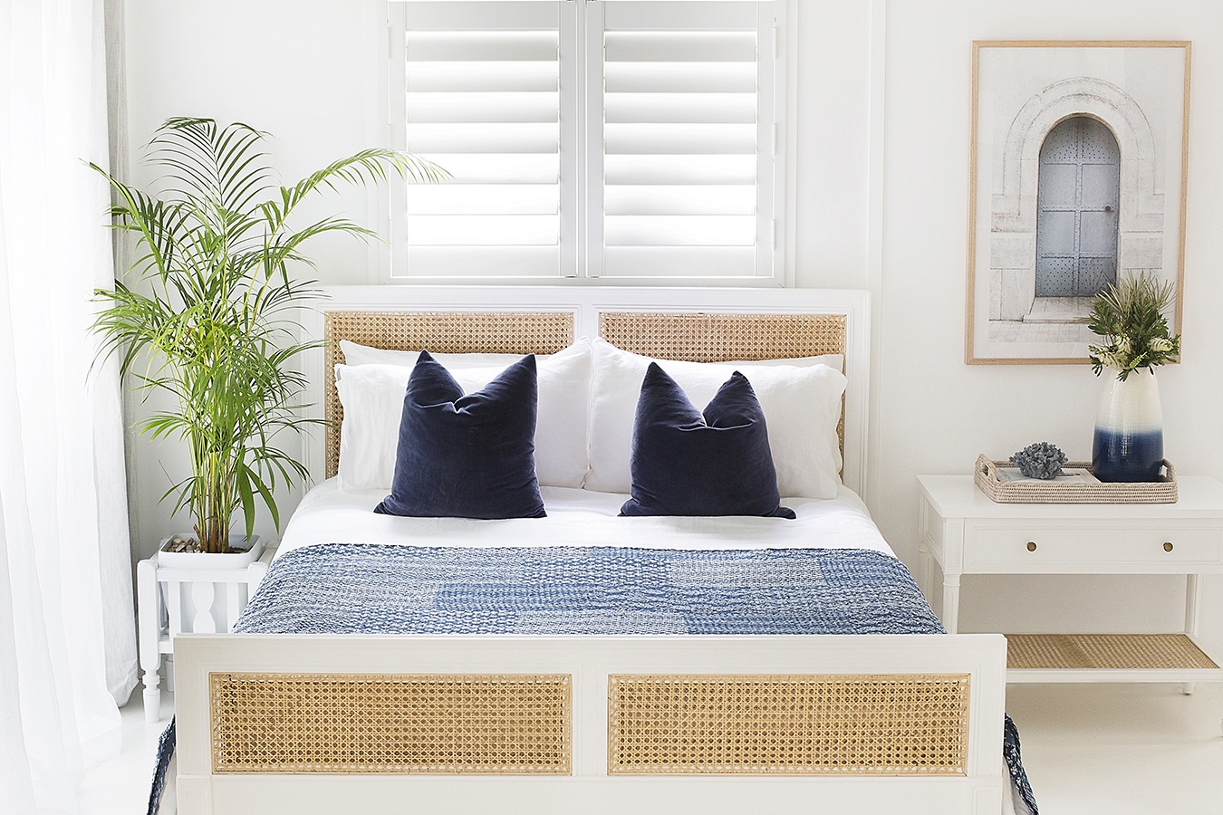 Hamilton Cane Bed Queen Size White, 165cm Wide x 217cm Long x 122cm High - Image 6