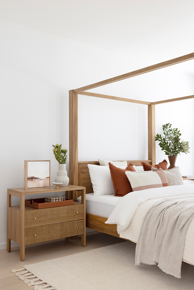 Eden Four Post Bed King, 194cm Wide x 215cm Long x 195cm High - Image 2
