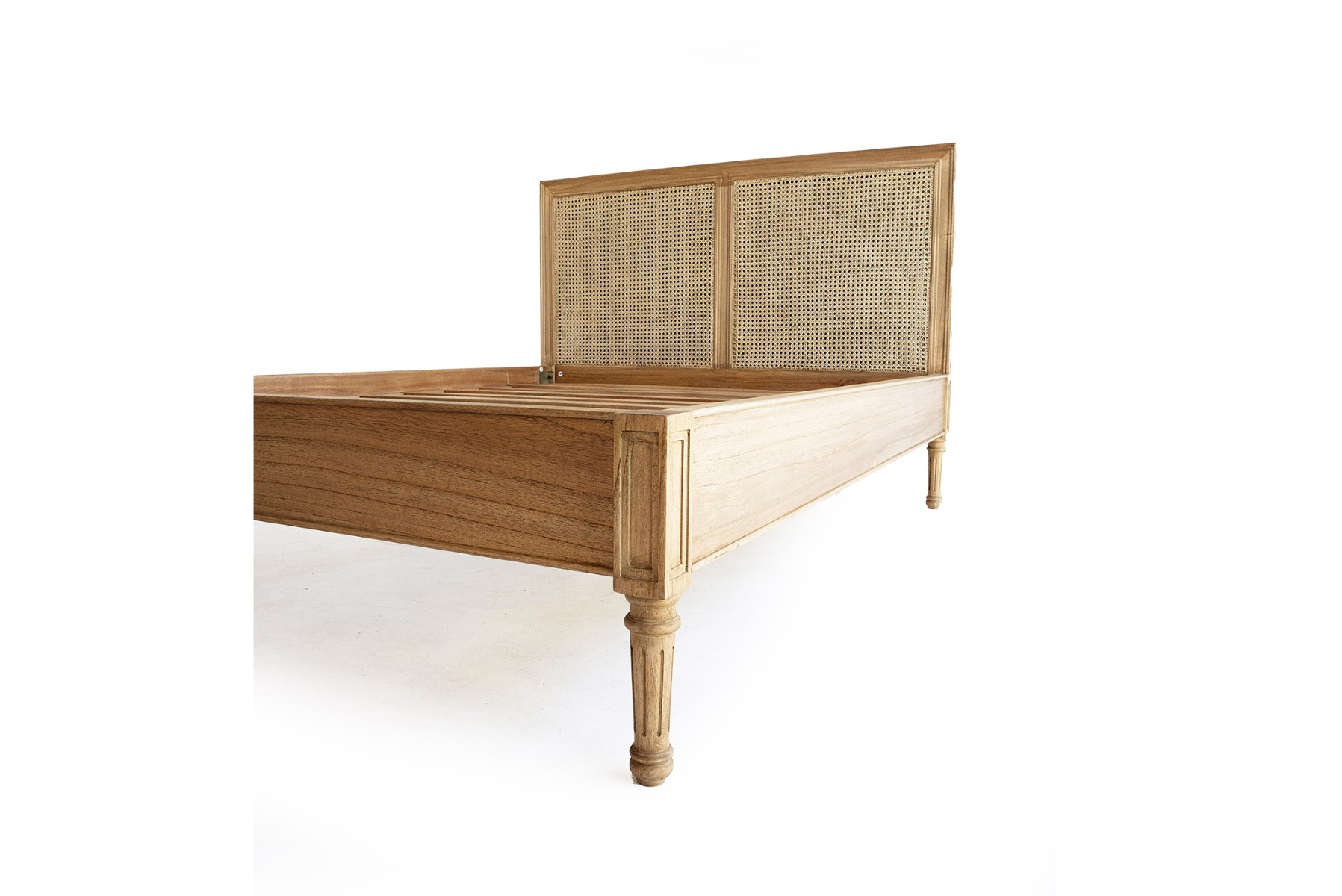 Hamilton Cane Bed King Single Size Low End Weathered Oak, 118cm Wide x 217cm Long x 122cm High - Image 5