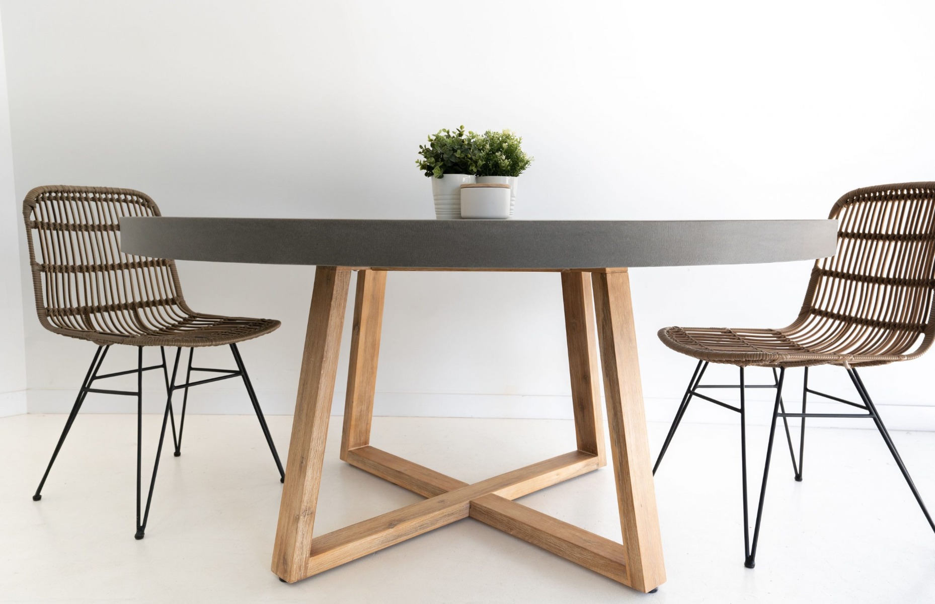 1.6m Alta Elkstone Round Dining Table – Pebble Grey with Light Honey Legs - Image 6