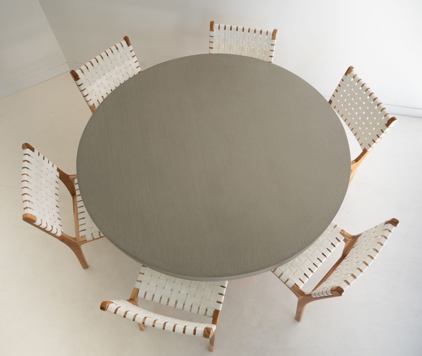 1.6m Alta Elkstone Round Dining Table – Pebble Grey with Light Honey Legs - Image 7