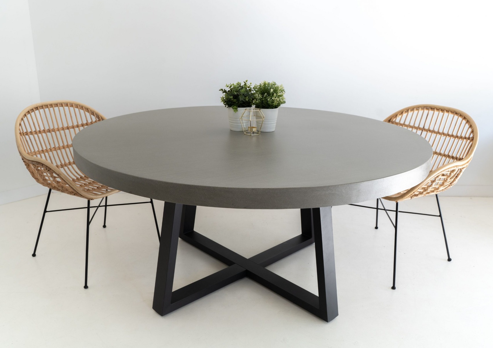 1.6m Alta Elkstone Round Dining Table – Pebble Grey with Black Powder Coated Legs - Image 3