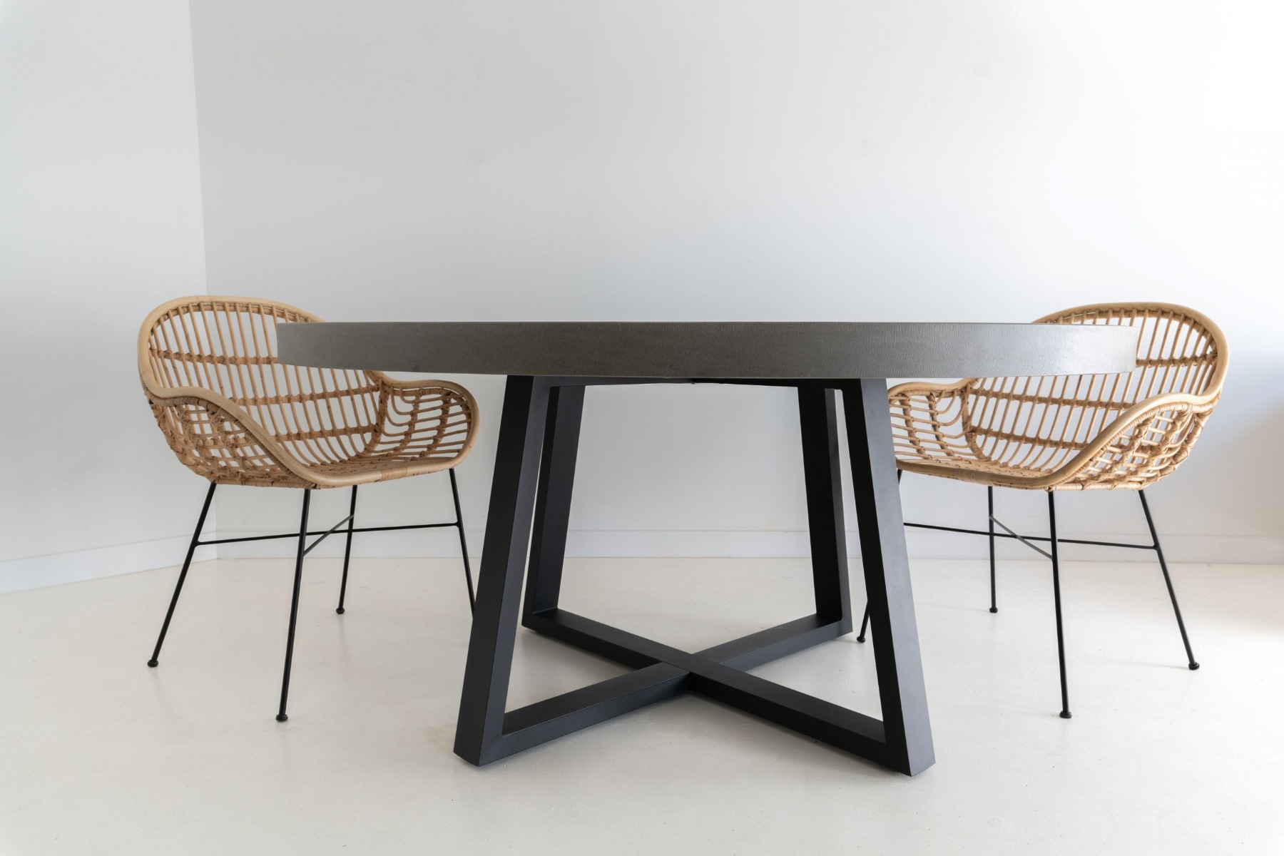 1.6m Alta Elkstone Round Dining Table – Pebble Grey with Black Powder Coated Legs - Image 7