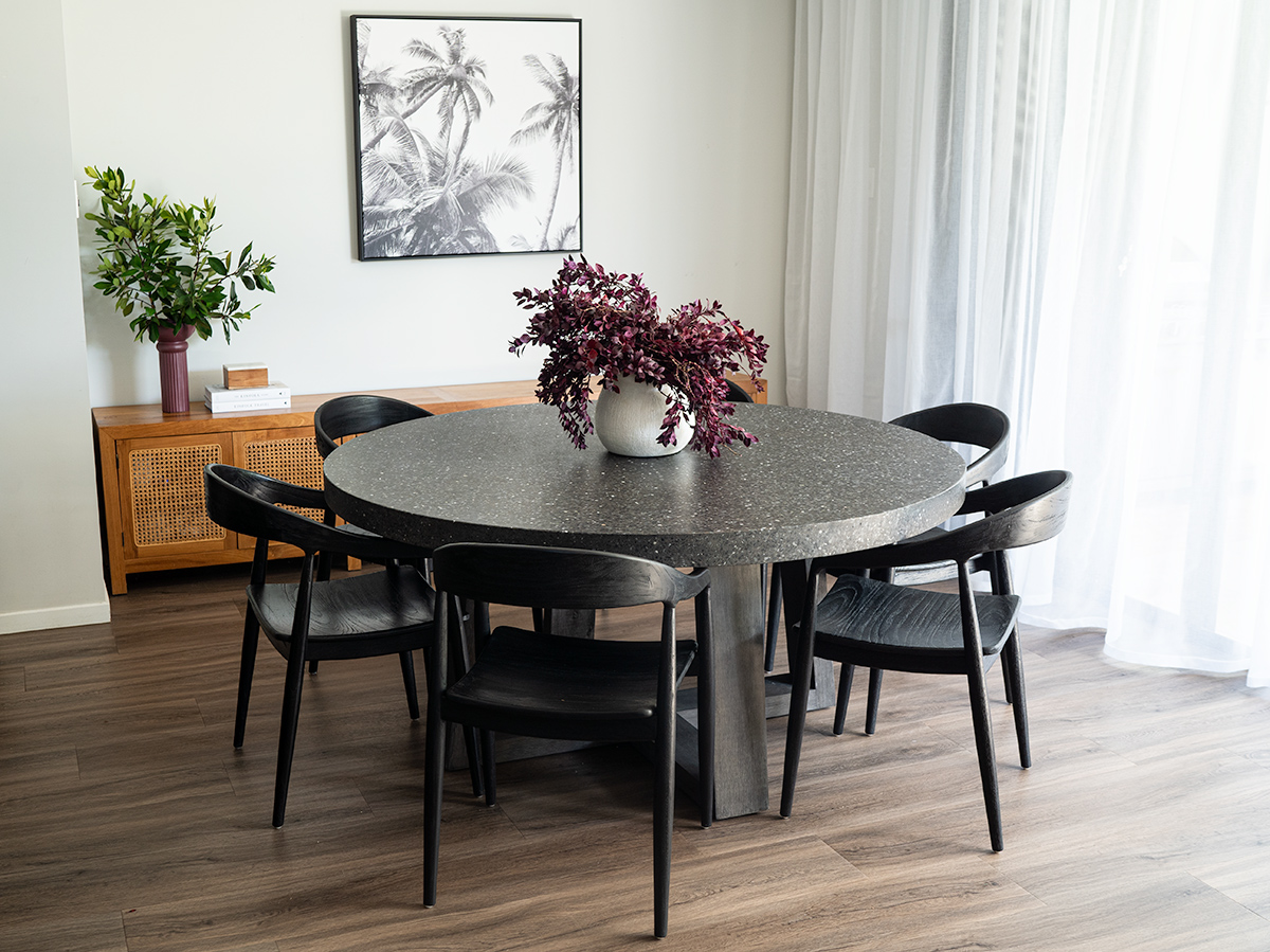 1.6m eTerrazzo Elkstone Round Dining Table – Apollo Black with Black Wash Legs - Image 3