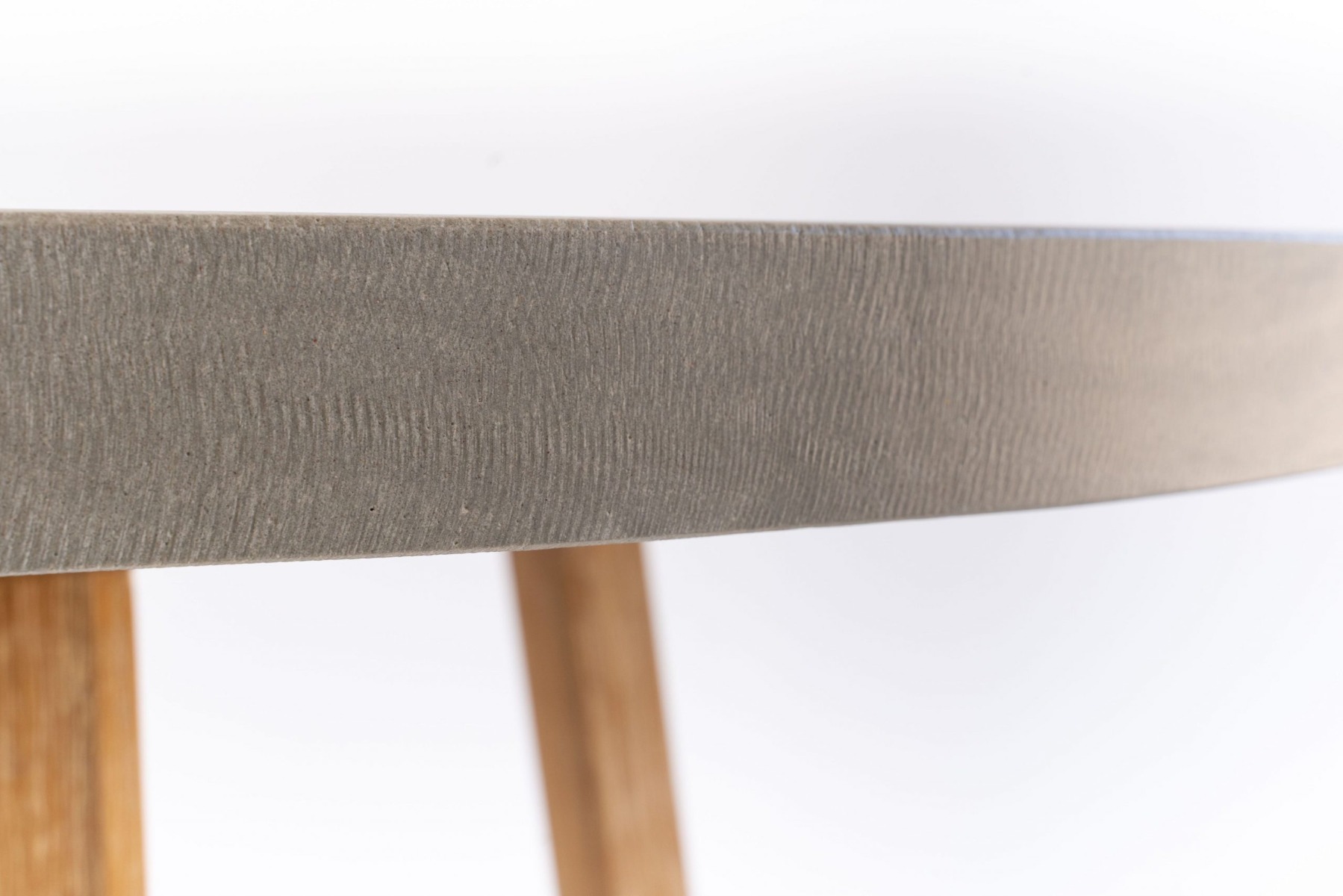 1.0m Alta Elkstone RoundDining Table – Pebble Grey with Light Honey Legs - Image 3