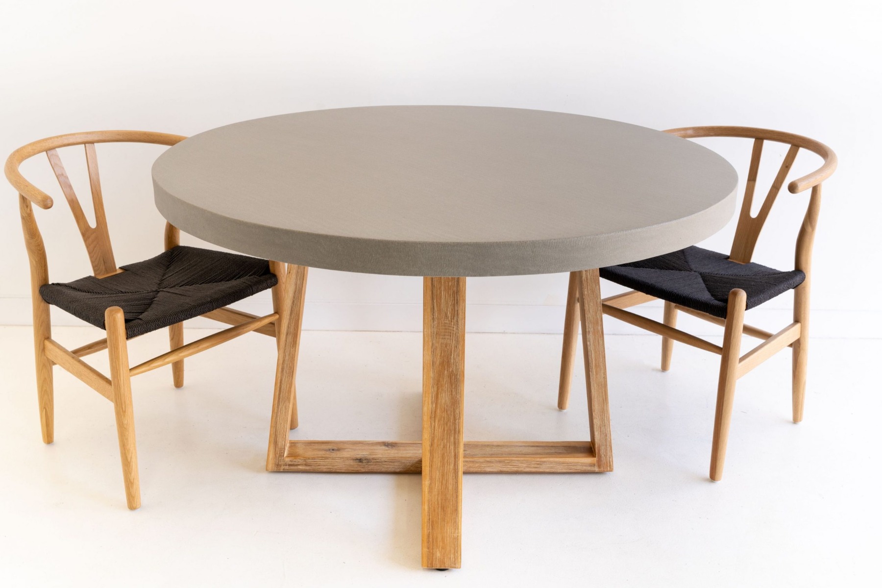 1.0m Alta Elkstone RoundDining Table – Pebble Grey with Light Honey Legs - Image 9