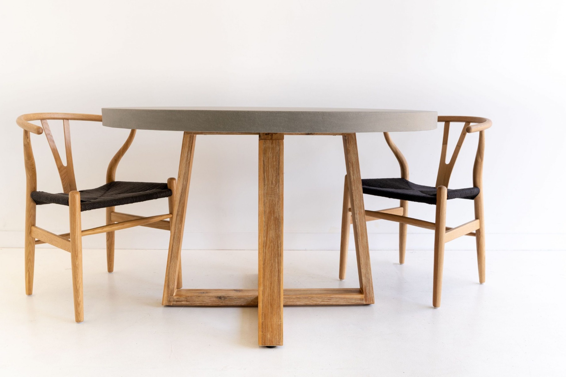 1.0m Alta Elkstone RoundDining Table – Pebble Grey with Light Honey Legs - Image 10
