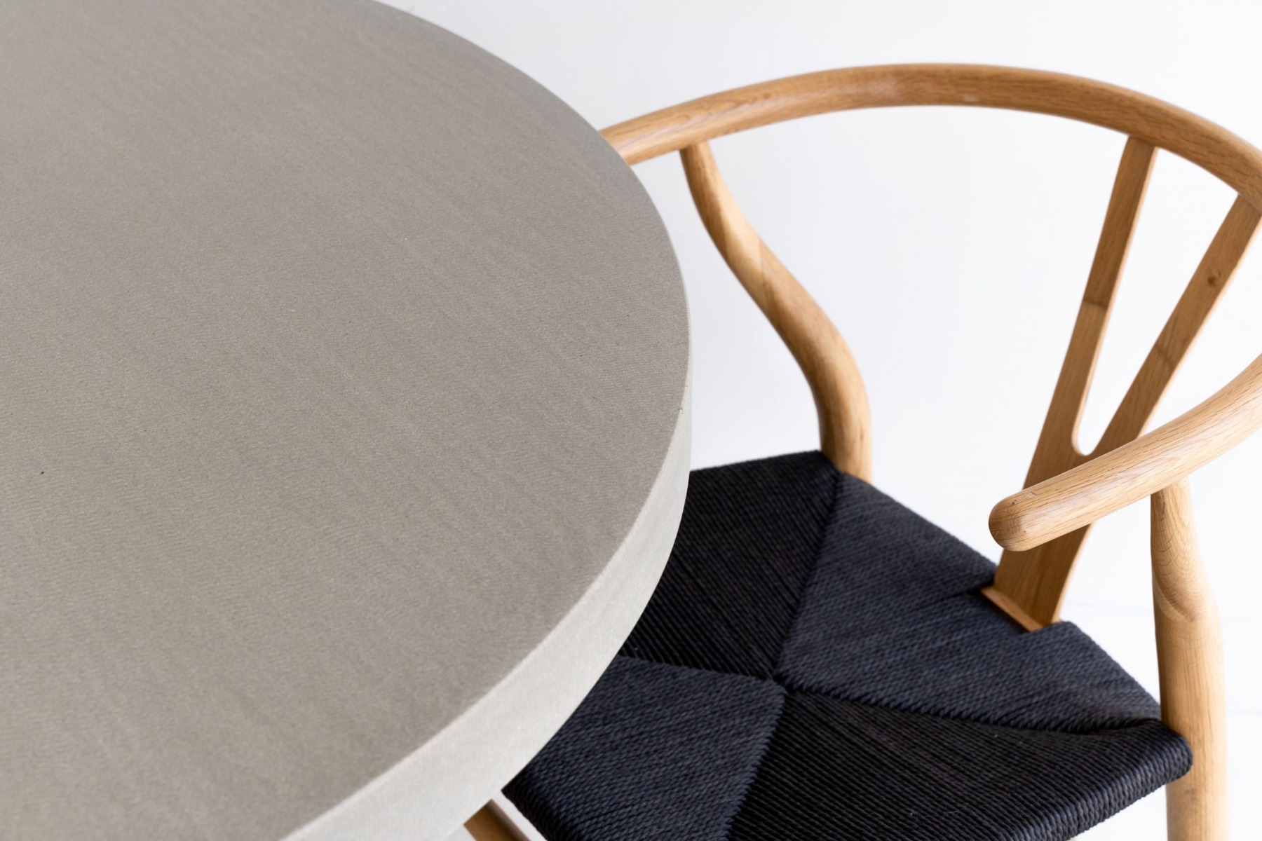 1.0m Alta Elkstone RoundDining Table – Pebble Grey with Light Honey Legs - Image 12