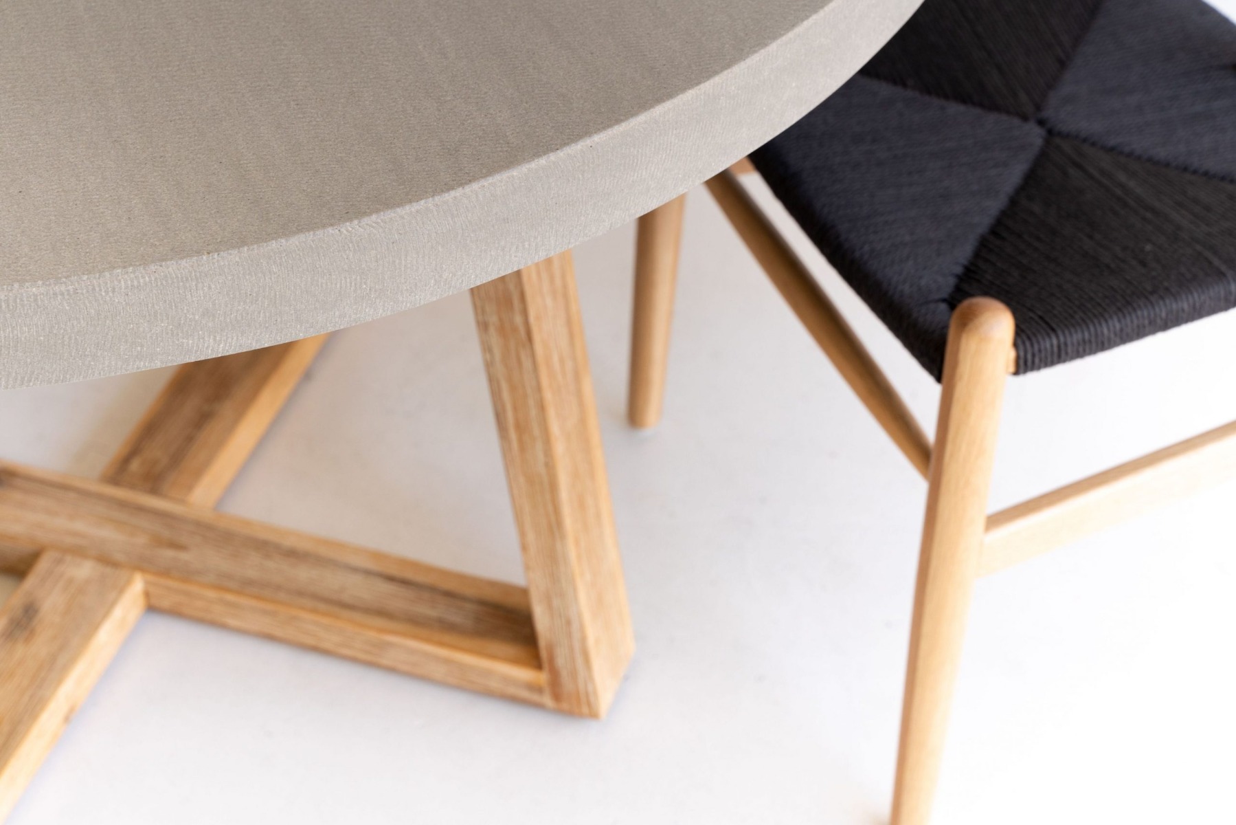 1.0m Alta Elkstone RoundDining Table – Pebble Grey with Light Honey Legs - Image 13
