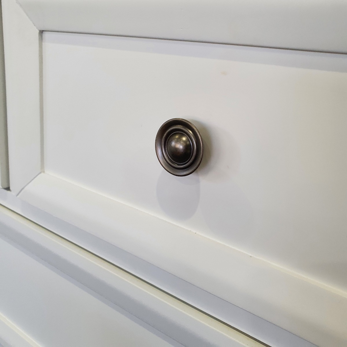 "Sophia" Hamptons Style Timber 6 Drawer Tallboy White, 97cmW x 44cmD x 125.5cmH (RRP $1299) - Image 2