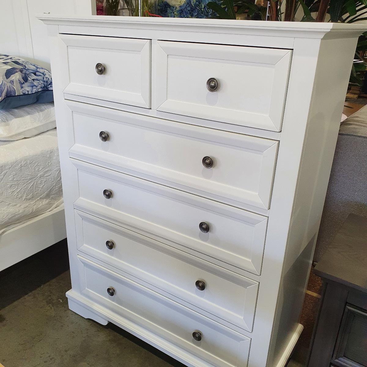 "Sophia" Hamptons Style Timber 6 Drawer Tallboy White, 97cmW x 44cmD x 125.5cmH (RRP $1299) - Image 3