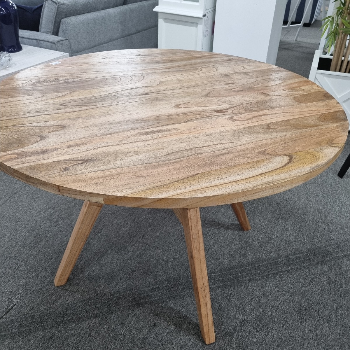 "Bali" Resort Style Round Solid Hardwood Timber Dining Table, 120cm Dia x 76cmH (RRP $999) - Image 4