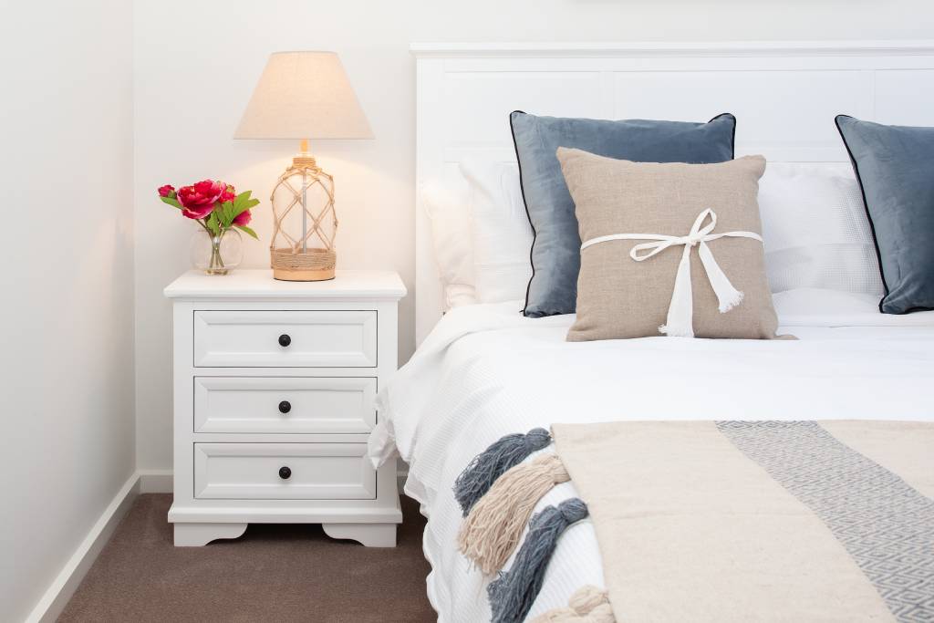 "Emily" Hamptons Style Solid Timber Queen Bed Frame in White, 215cmL x 167cmD x 120cmH (RRP $1999) - Image 4