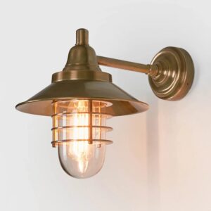 wp-image-tigress-43113.jpg HAMPTONS STYLE CLARK OUTDOOR WALL LIGHT, ANTIQUE BRASS (RRP $599)