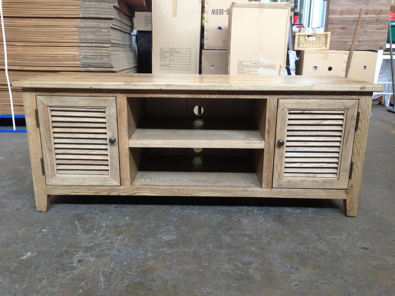 "Palm Beach" Timber TV Entertainment Unit Oak, 140cm x 50cm x 55cmH (RRP $1699) - Image 2