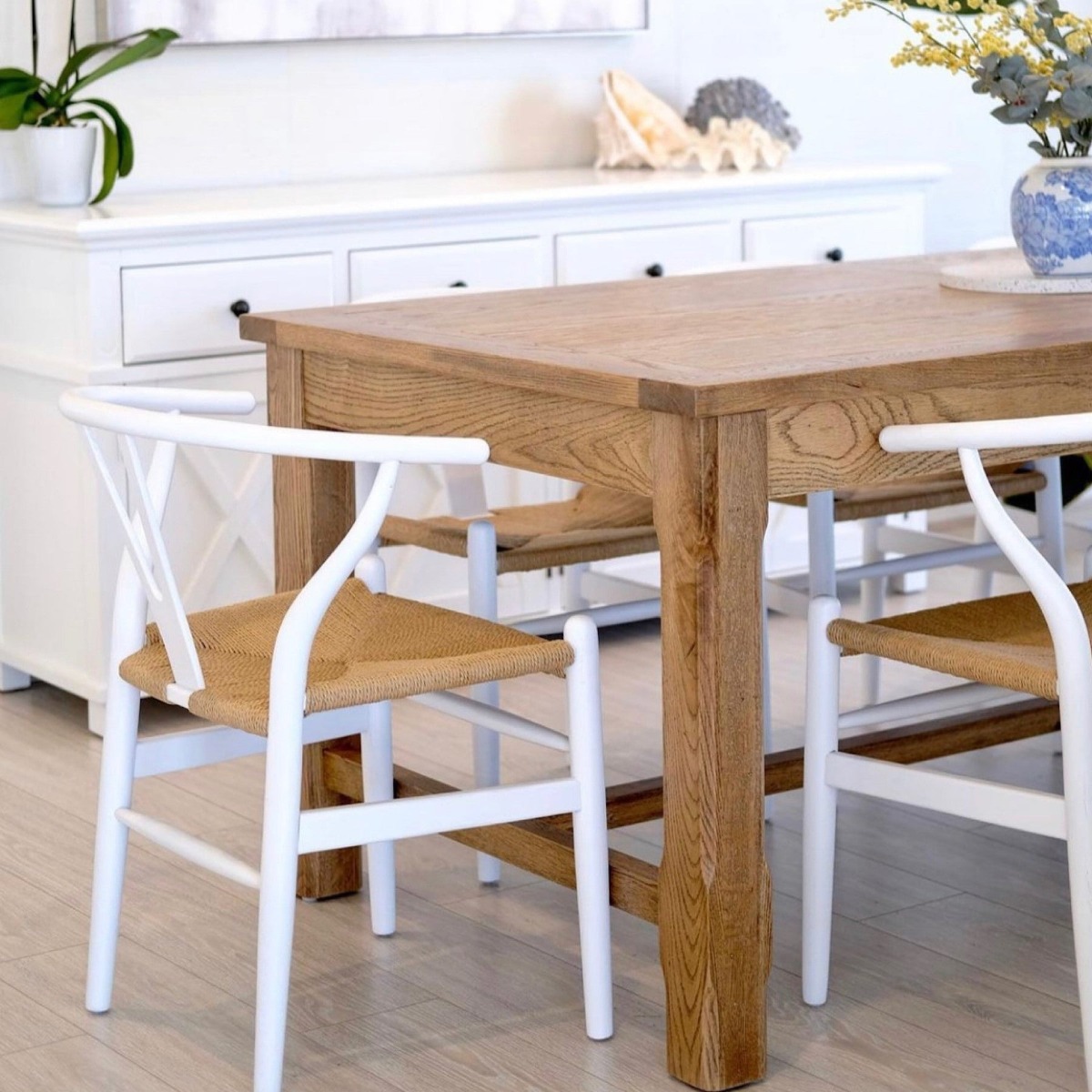 Balmoral Extendable 3.1 m Hamptons Oakwood Dining Table Natural, W 210cm D 100.0cm H 78.0cm (RRP $4999) - Image 4