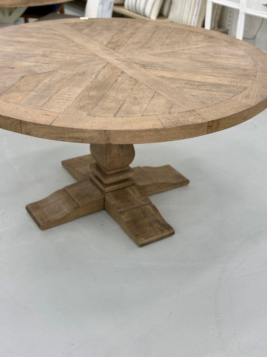 "Whitsunday" Hamptons Style Parquetry Hardwood Timber 150cm Round Dining Table, Hamptons Grey (RRP $2499) - Image 5