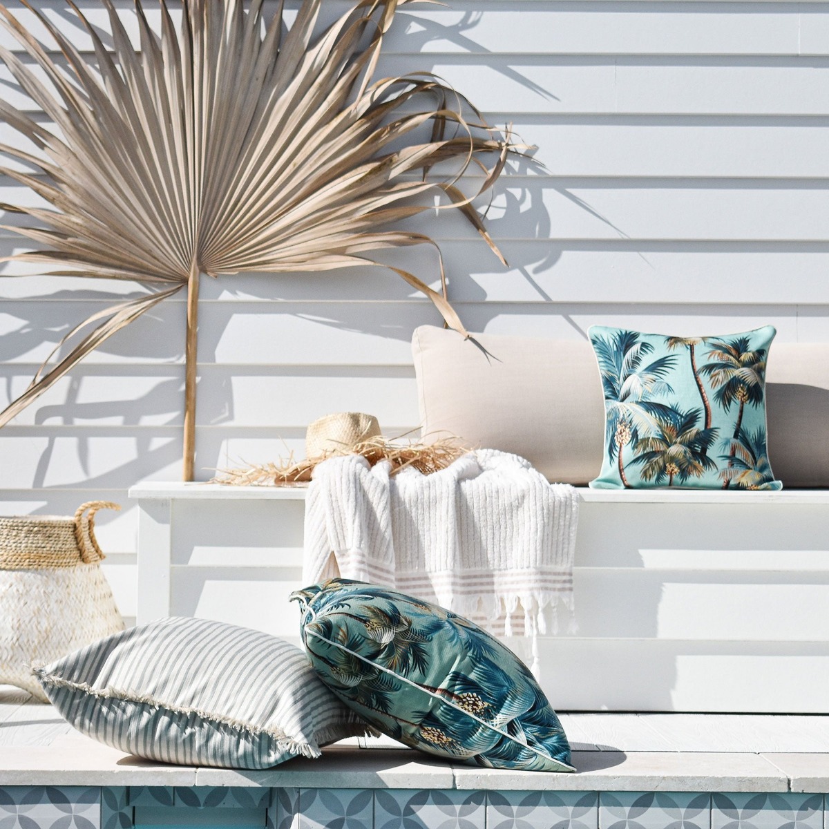 Outdoor Cushion With Piping Palm Trees Lagoon 60cm x 60cm - Image 3