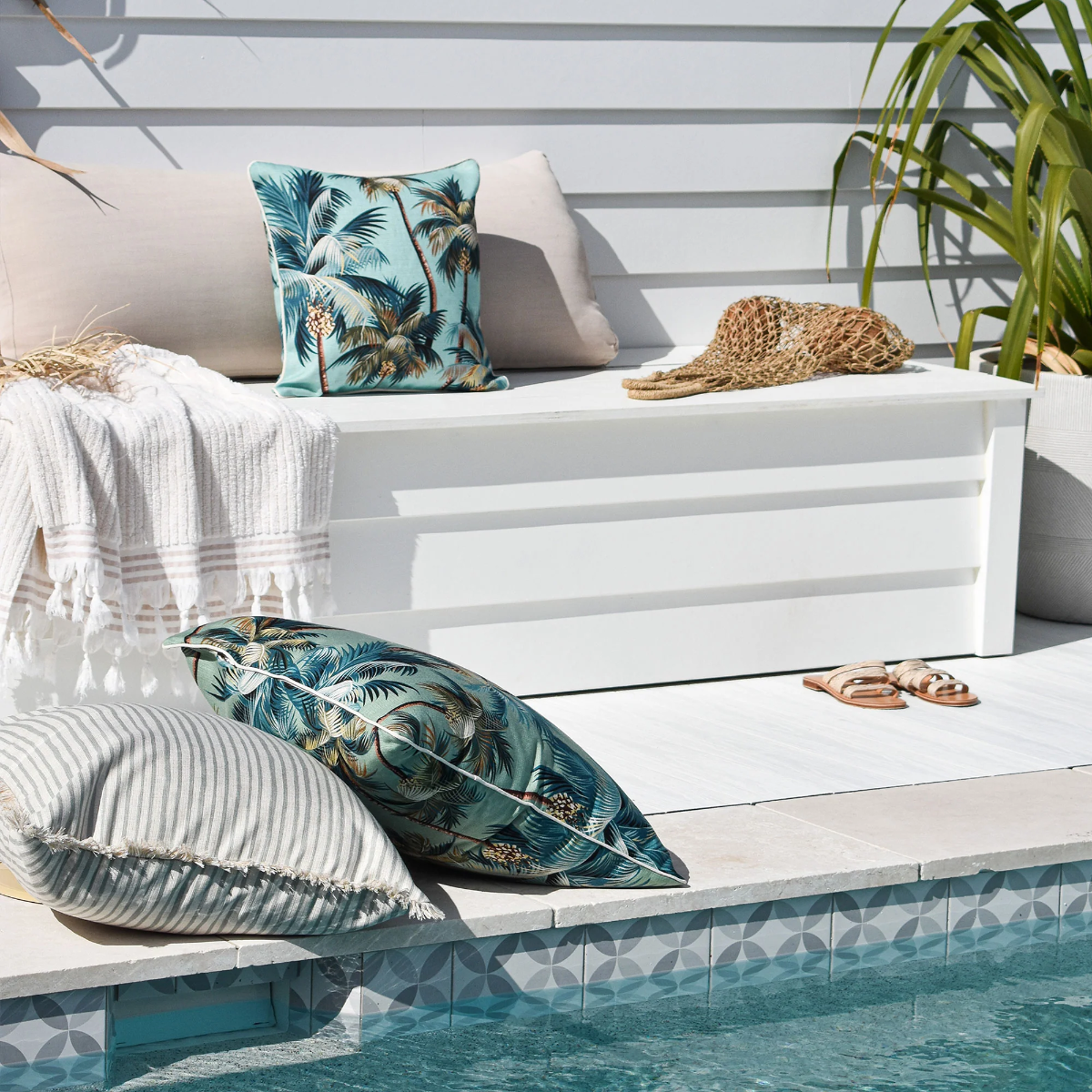 Outdoor Cushion With Piping Palm Trees Black 60cm x 60cm - Image 6