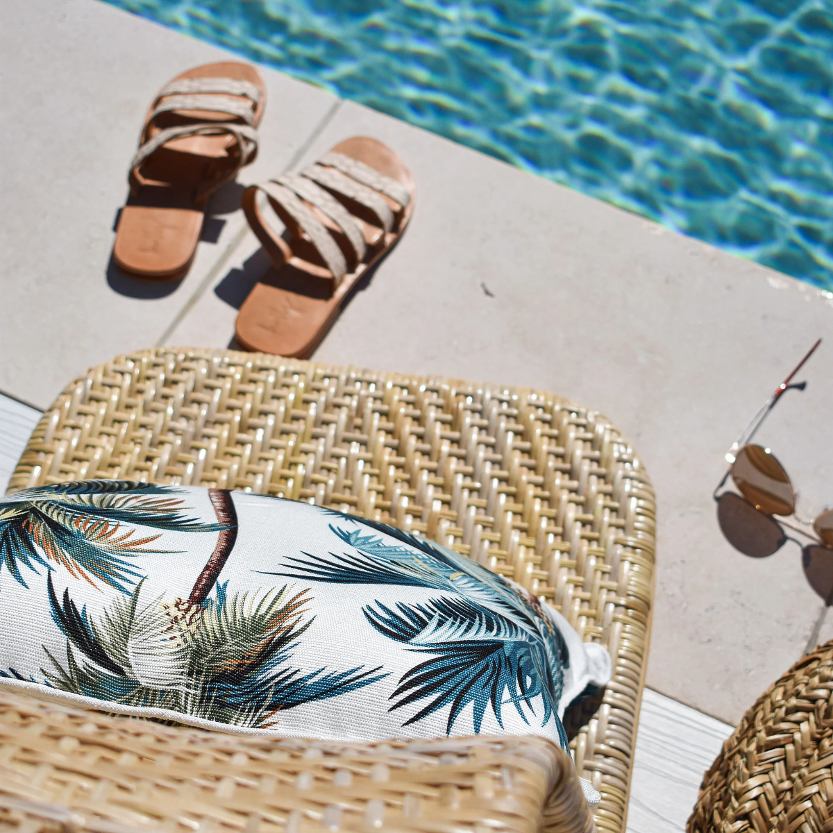 Outdoor Cushion With Piping Palm Trees White 45cm x 45cm - Image 7