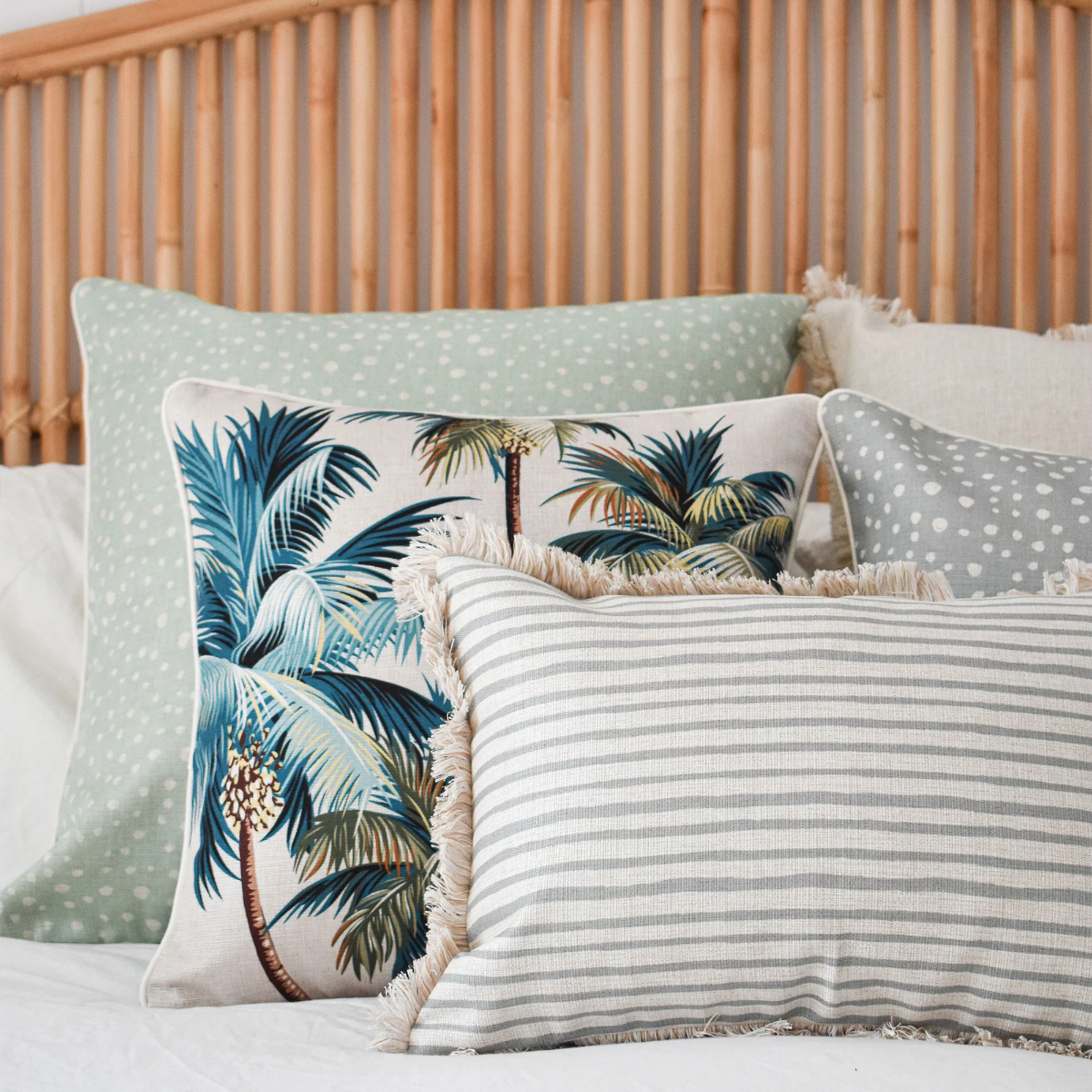 Outdoor Cushion With Piping Palm Trees Natural 45cm x 45cm - Image 2