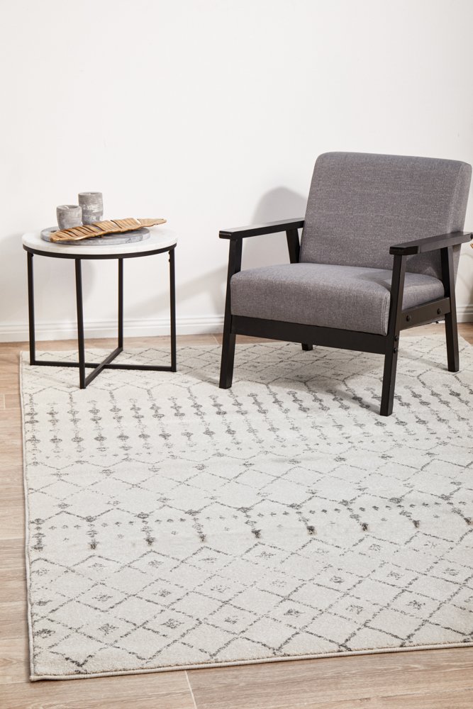 Chrome Elsa Hamptons Style Indoor Rug Silver