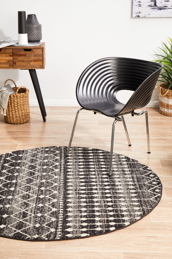 Evoke 260 Hamptons Style Indoor Rug Black Round